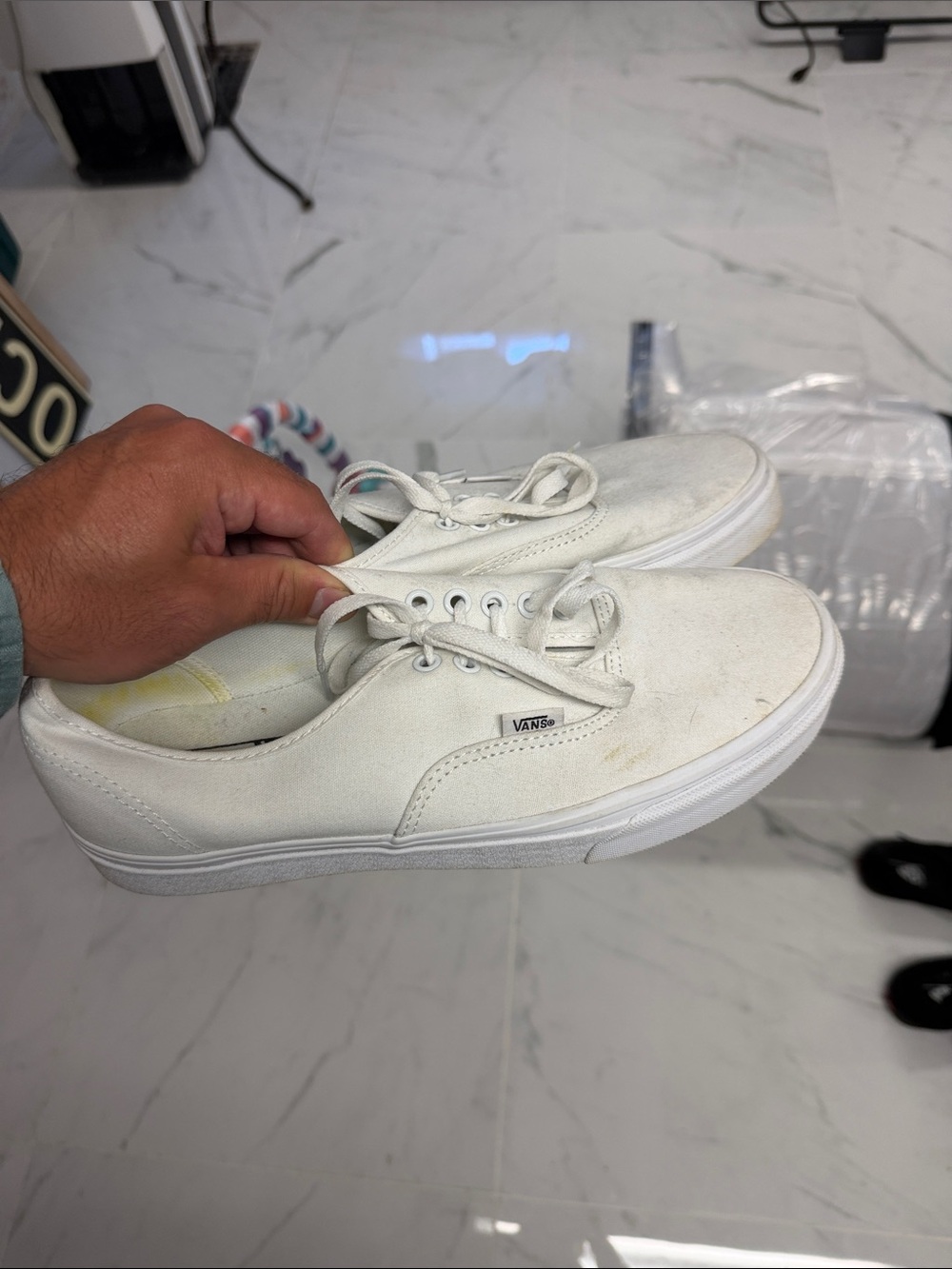 Vans White Canvas Low-Top Sneakers - Classic Lace-Up Style